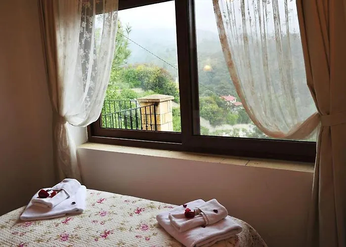 Erguvanli Ev Küçükkuyu